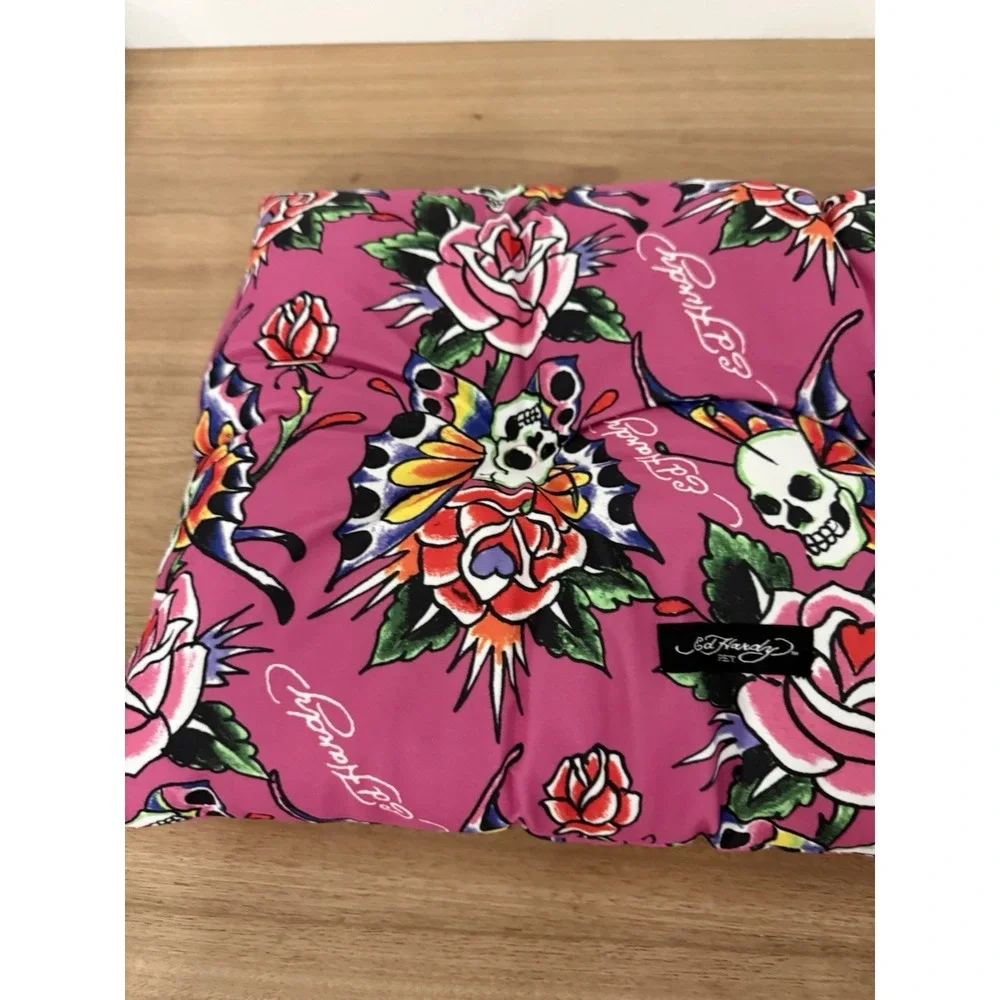 Ed Hardy Pet Crate Mat Small‎ 24x16 Pink Skull Rose Swallow Plush Dog Bed NWT